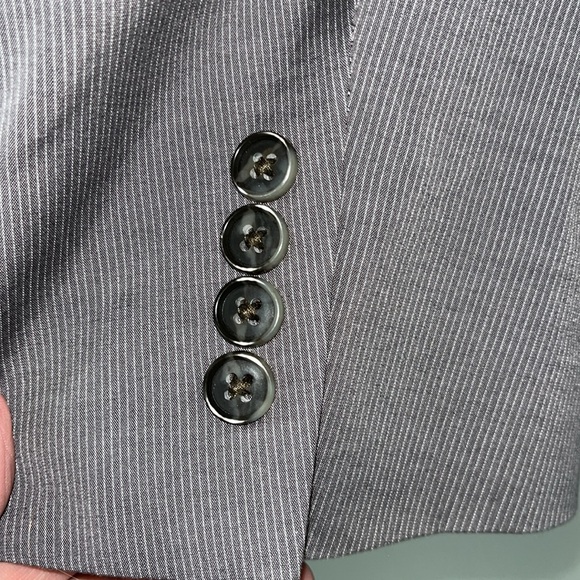 Jones New York, Size Large, very good used cond, 2 Button Closure 100% Cotton - Picture 5 of 11